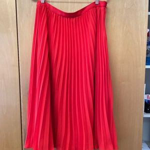 Red pleated midi skirt Banana Republic size 12